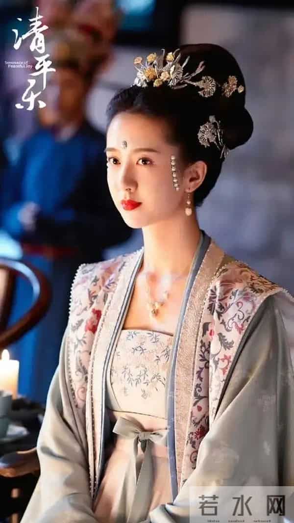 33岁许龄月演花魁惊艳全网！男演员集体看直眼，这才是真天花板