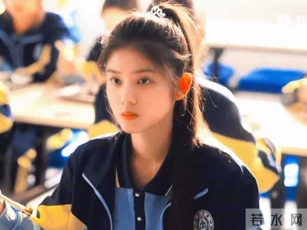 明明同一人，演完《大江大河》演《四喜》，她长大了差点没认出