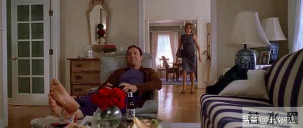 电影导读｜美国丽人｜美国梦另类解构，探讨美国式的美好是什么