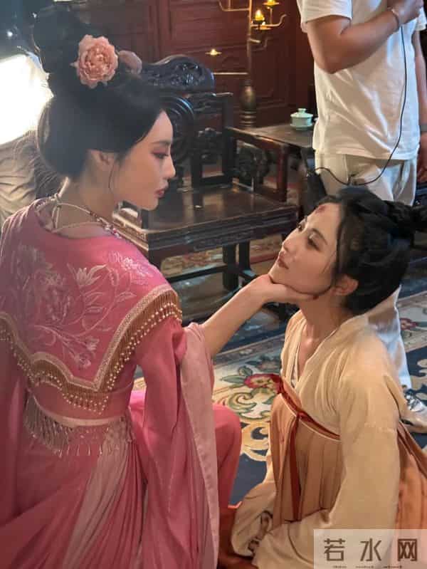 一个女演员，被困“虐女”流水线的两年