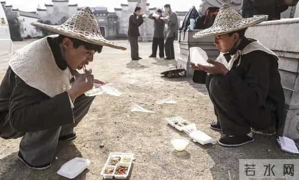 横店13万群演现状:美女泛滥,懒汉遍地,降薪后他们该何去何从?