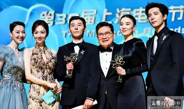 张艺谋也没想到，金鸡奖结束的第二天，他就被扒了一个底朝天