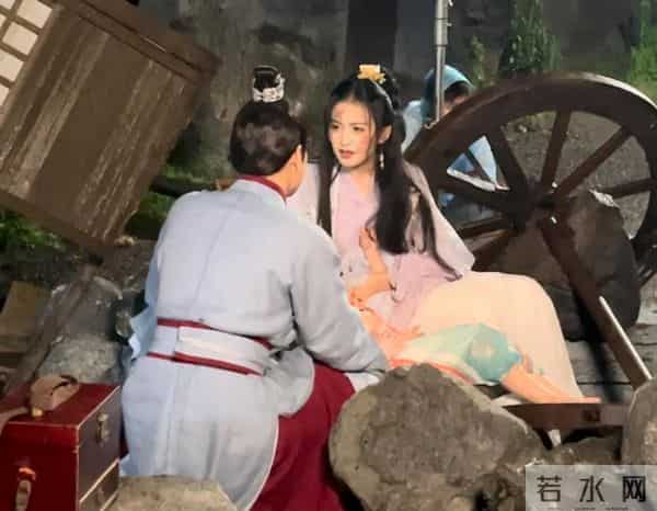 一个女演员，被困“虐女”流水线的两年