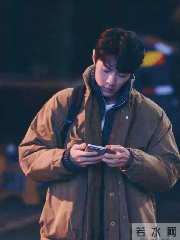 肖战新剧路透炸了！《小城良方》曝光过多是好是坏？肖战未来可期