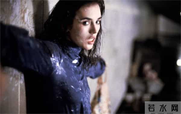 《着魔》：一部撕裂人性的恐怖经典，为何至今让人脊背发凉？