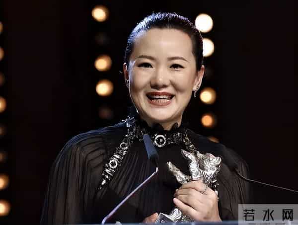 面子里子都有了！咏梅金鸡奖全程陪跑引粉丝不满，事后的回应亮了