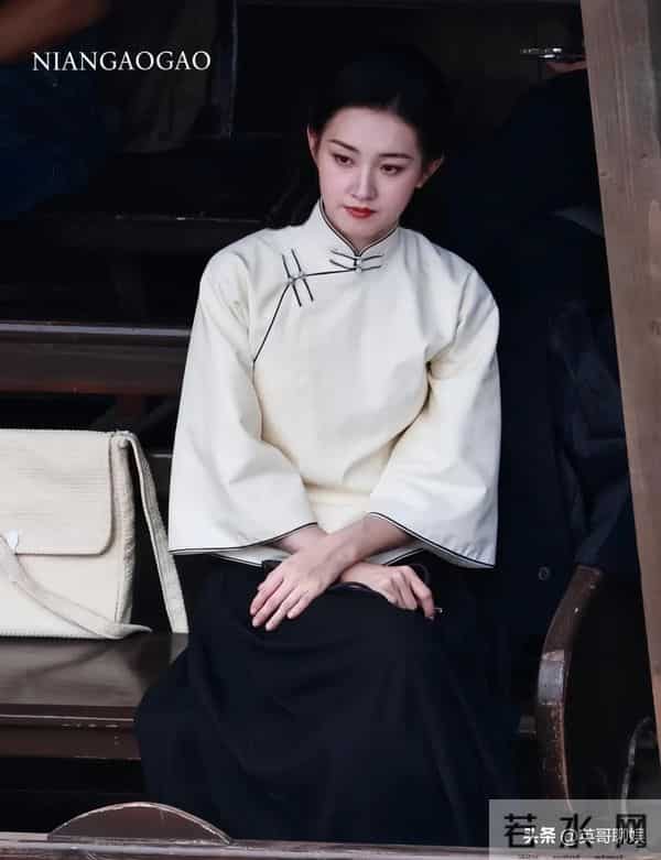 郭宇欣《玉簟秋》造型曝光，穿学生装演反派，“美强惨”的天花板