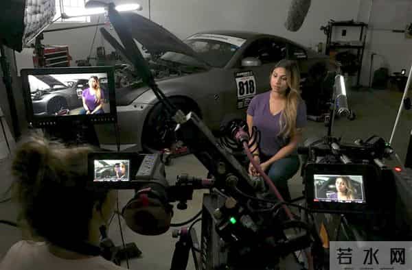 震惊电影圈，好莱坞混了10年没出头，他把AI「烂片」做成23万粉爆款