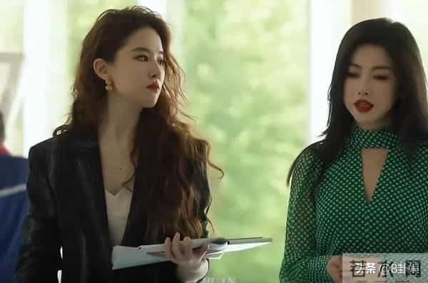 脸肿油腻就别演都市剧！41岁朱珠一出手，让观众看清刘亦菲有多强