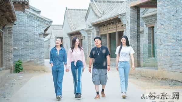 张家口市联合摄制电影《开着我的房车去旅行》21日全国上映