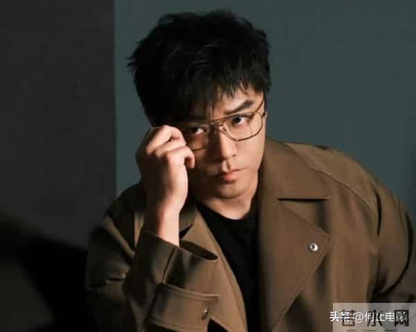 厦门这一夜，缺席金鸡奖的导演饺子，狠狠打了陈思诚一巴掌！