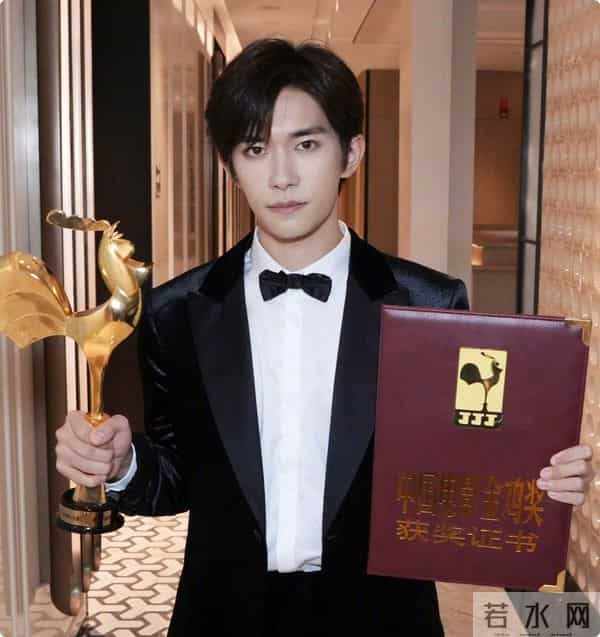 金鸡奖谜团：张艺谋遭质疑，《哪吒2》被冷落，陈道明举动成焦点