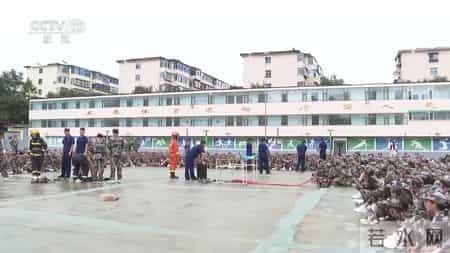 各地中小学陆续迎来新学期 “开学第一课”精彩纷呈新意足