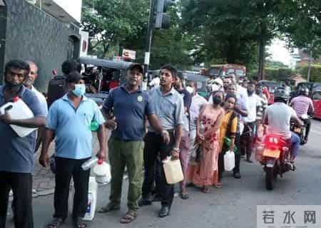 “破产”、抗议、总统逃离：风暴下的斯里兰卡华人