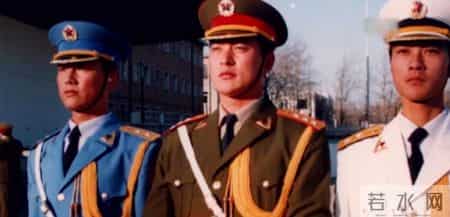 升旗手介绍,升旗手介绍稿50字