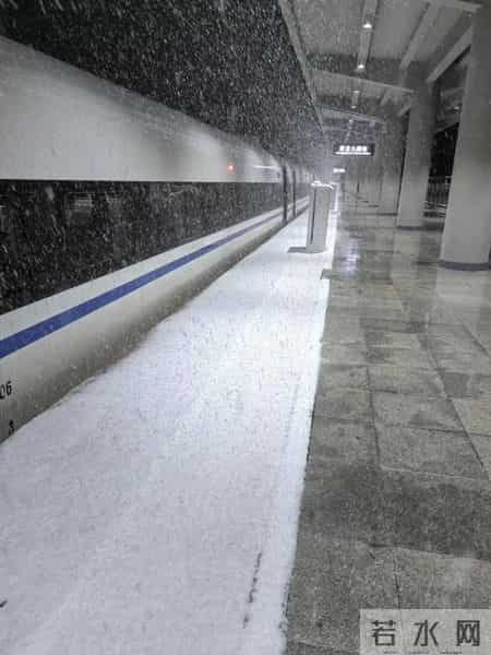 也许这就是未来世界,也许这就是未来世界钢琴怎么弹的