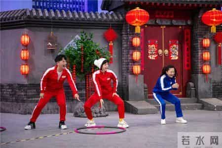 在阳光下长大《过年啦》带你重温几代人的幸福童年