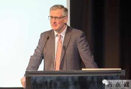 圈子 - 胡润百富竟把春晚带到了伦敦！