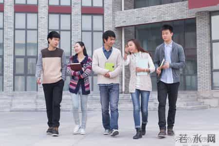 毕业毕业,大学毕业回老家工作，才是普通人的清醒选择