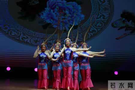 【我和春晚的故事】那个冬天，我们共同开启了第一场春晚