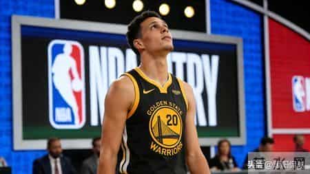 母亲的力量：开拓者中锋的传承与竞争