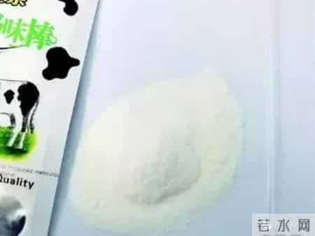 警惕!吃这种零食像在”吸粉“!孩子还模仿,家长看了想举报