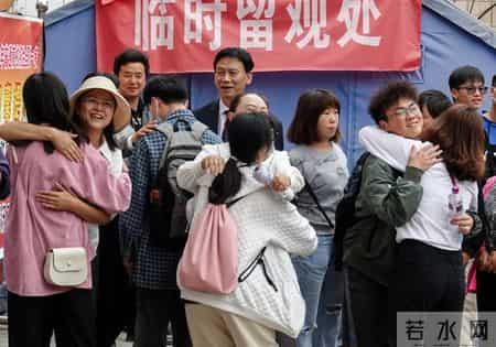 2013年高考语文作文题目,刚刚！贵州高考作文题出炉（附近10年贵州高考作文题）