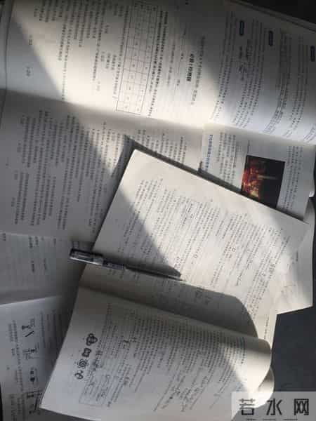 国旗下讲话-凝心聚力，冲刺期末