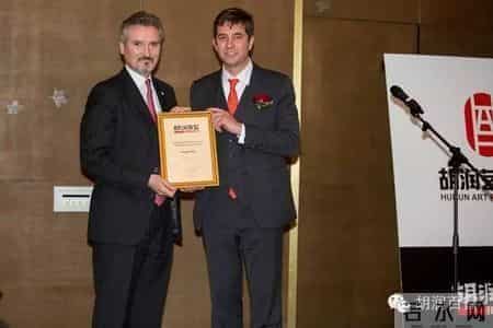 圈子 - 胡润百富竟把春晚带到了伦敦！