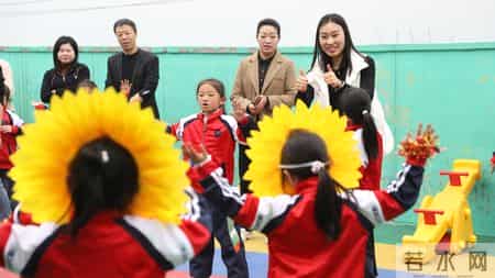 漫画老师作文300字,漫画老师作文300字语文老师