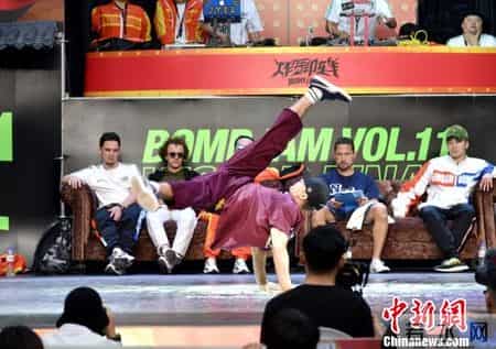 街舞起源于哪个国家,1800余名世界街舞高手聚首徐州上演“舞林争霸”