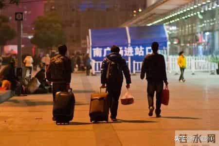 毕业毕业,大学毕业回老家工作，才是普通人的清醒选择