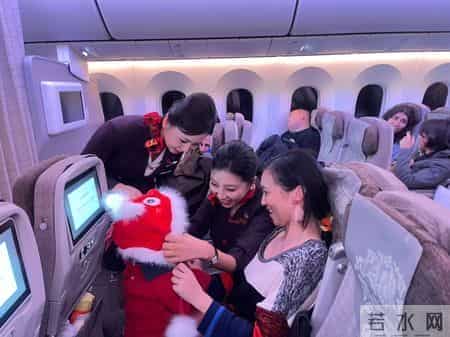 鹤舞云霄 新春纳福 浓浓中国元素装扮上航元宵主题航班