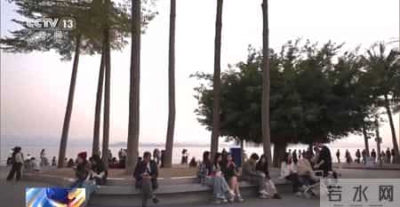 写景,小桥流水、梅花初绽、海天一色 被地铁口的景色美到了