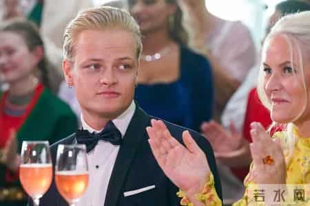 我喜欢的知名人士,炸裂！52岁挪威王储妃写给爱泼斯坦的邮件曝光：“你让我心痒”