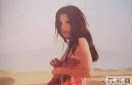 流浪诗人三毛自杀前旧照:眼神满是哀伤,47岁用丝袜在卫生间自缢