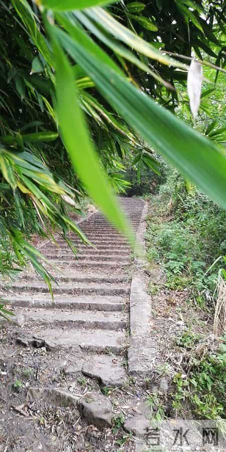 探访唐洞煤矿毛泽东思想万岁标语