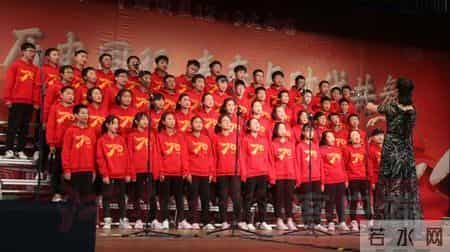 郑州中原一中实验学校：红歌携历史同行 青春与时代共舞