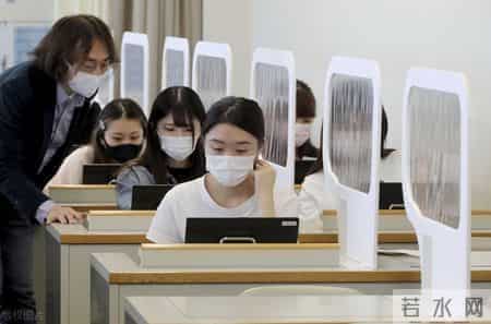 《一堂最精彩的实验课》，老师用戒指做实验，作文和老师都很精彩