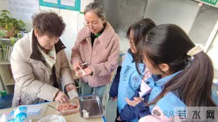 家长学校教案,凝心聚力促进步 家校共育话成长——瑞泉初级中学“家长进课堂”活动（一）