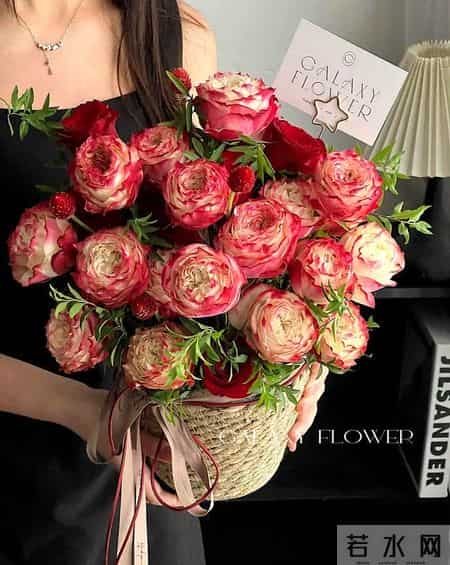 女神节口号 简短,“3.8妇女节高级感走心文案，写给你我。”