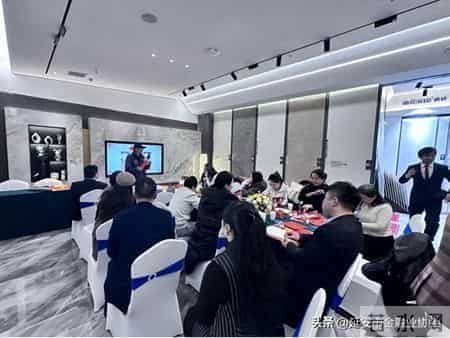 剪韵传福 粥暖人心——太平人寿延安中支举办腊八客户答谢活动