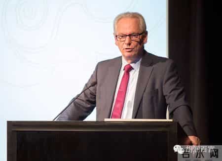 圈子 - 胡润百富竟把春晚带到了伦敦！