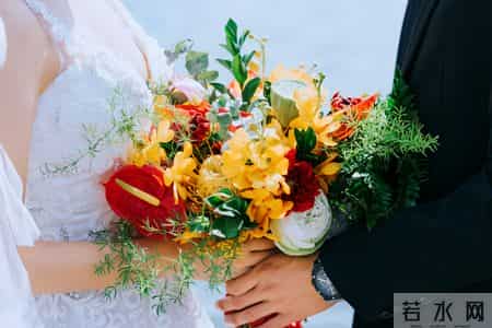 结婚典礼新郎讲话,新郎婚礼致辞的十大经典范例，记得收藏待用