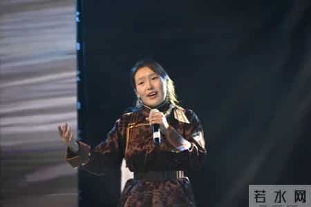 大学迎新晚会主持词,大学迎新晚会主持人稿开场白