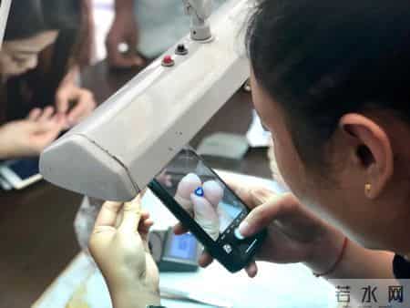 “破产”、抗议、总统逃离：风暴下的斯里兰卡华人