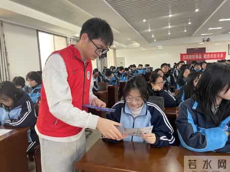 阳光校园,法治阳光照校园：一堂走“新”又走“心”的法律课堂