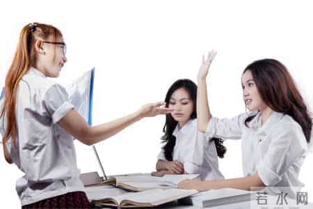 初中期末考试优秀作文：《感谢你，让我成为更好的自己》