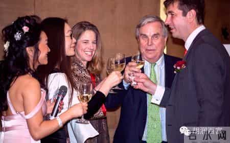 圈子 - 胡润百富竟把春晚带到了伦敦！