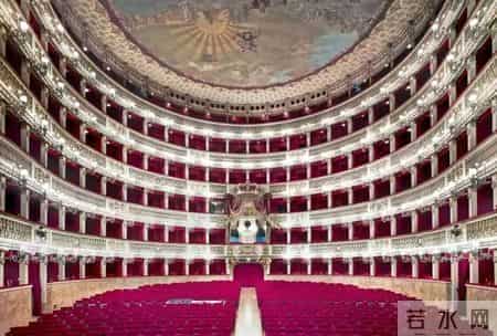 著名摄影艺术家邓鑫：艺卓显示器的可靠性无可替代